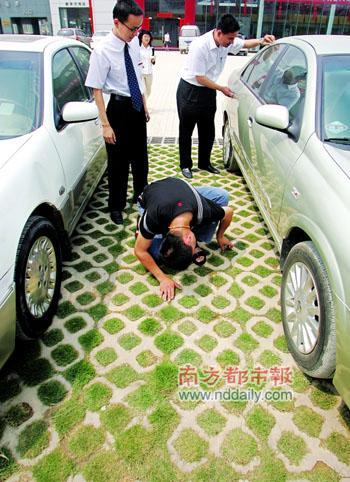 二手車市場藏貓膩 改表整容“裝嫩”出售