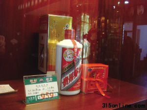 飛天茅臺(tái)市場(chǎng)價(jià)漲到1350元 限價(jià)令成空文 張靜雅 文/攝