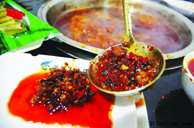 “口水油”接替“地溝油”登餐桌餐飲質量誰監管