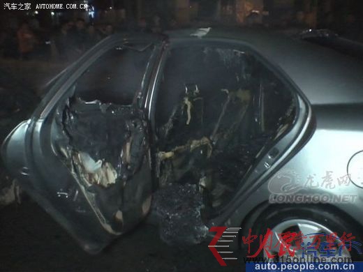 東風(fēng)悅達(dá)起亞車頻頻自燃車主守在4S店門前維權(quán)