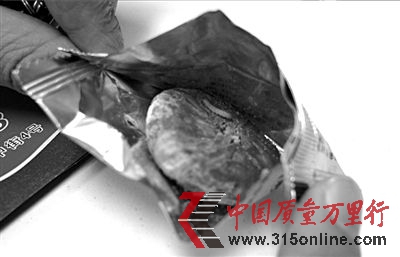 無花果干內現活蟲。讀者供圖
